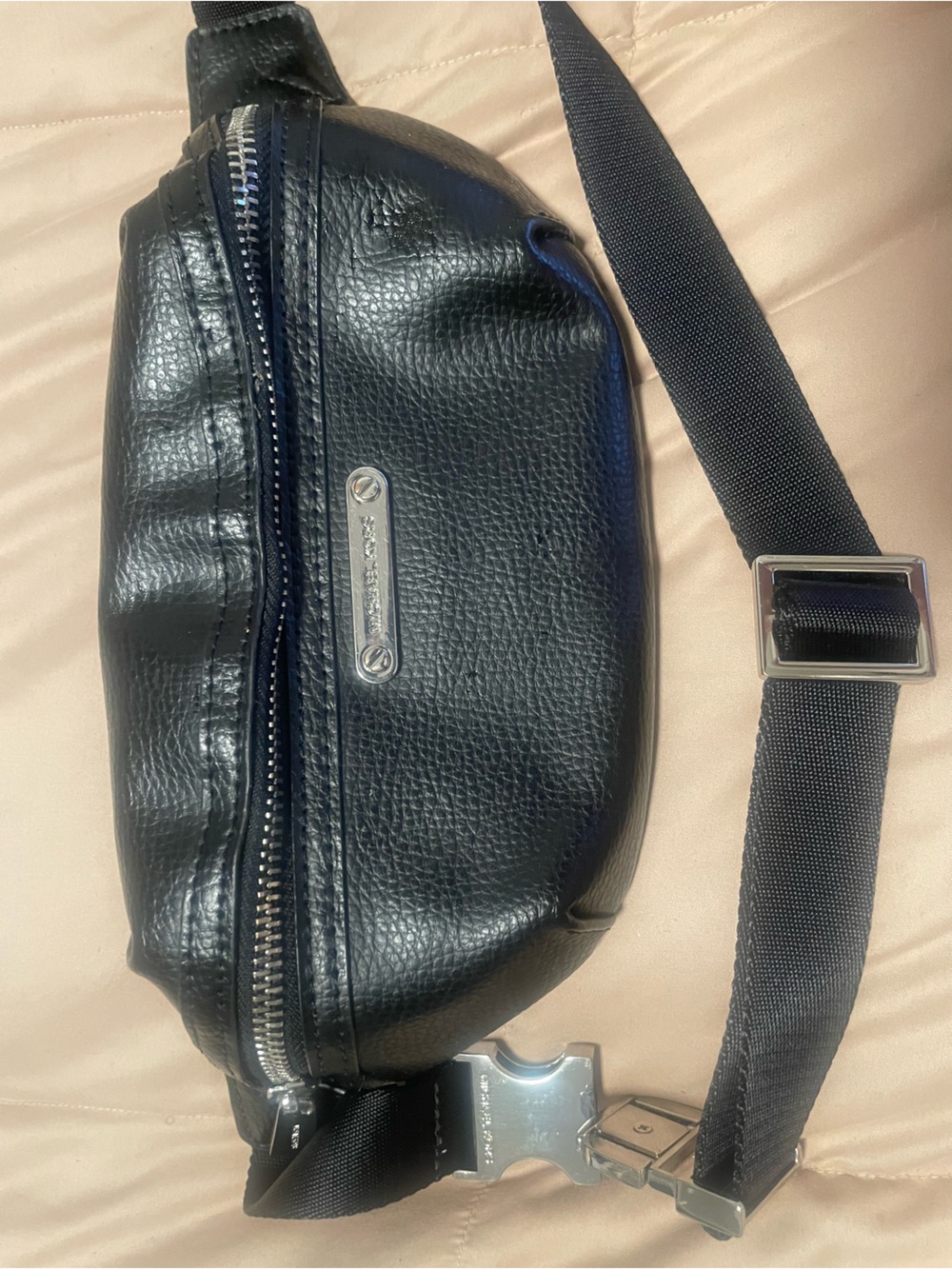 Michael Kors Unisex 
Black Leather Fanny Bag - Casual Waist Pack